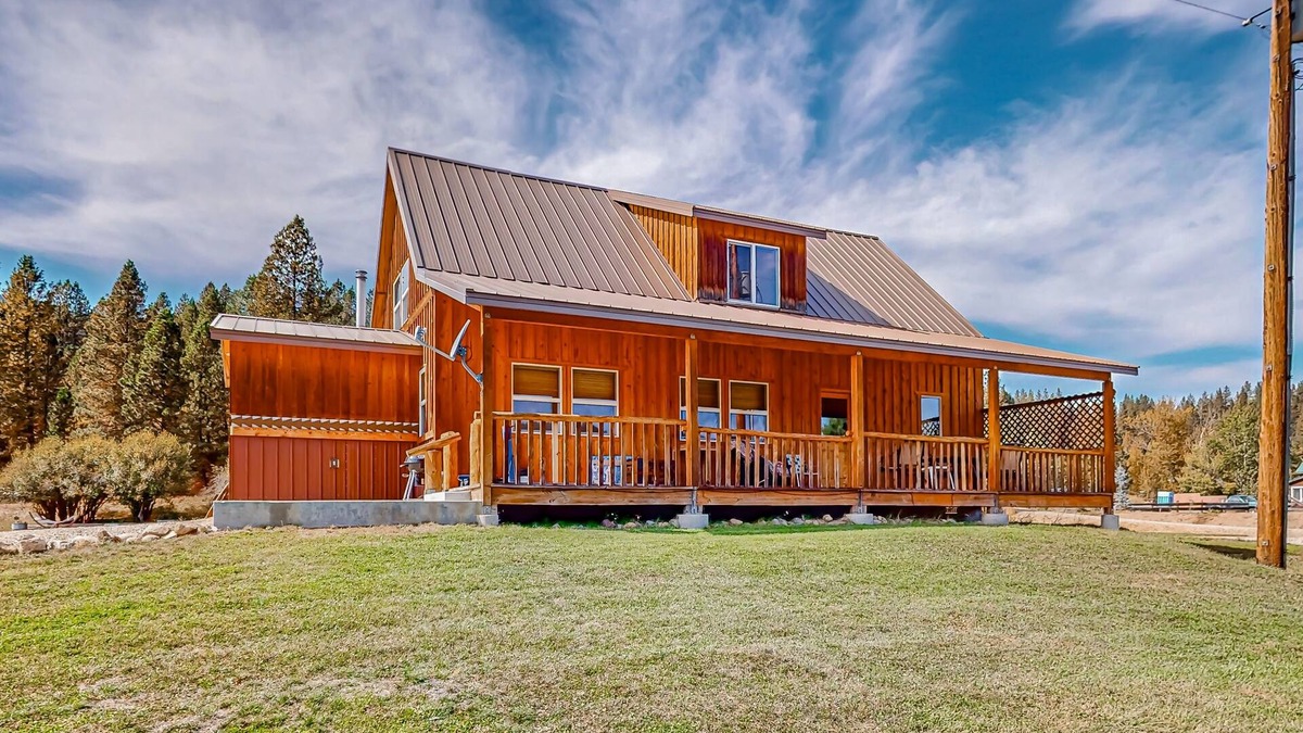 Garden Valley Cabin | Rustic and secluded cabin with two decks, hot tub, board games, W/D, & AC