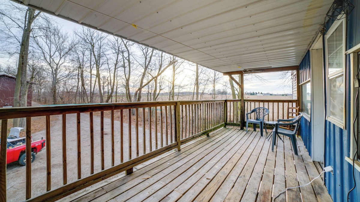 Elkhart Apartment | Rustic Apartment w/Sunset Views in Elkhart!