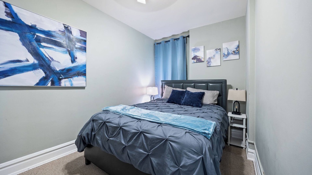 Berwyn Apartment | Rustic APT |Near Hosp| 25mins to ORD|MDW|DT|Free Parking&Wifi