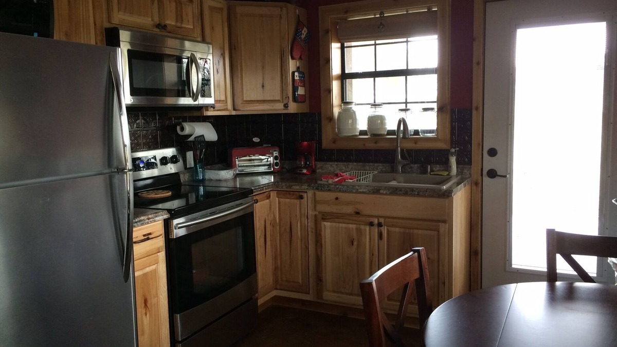 Cedar Lane Apartment | Rustic Barn Apartment