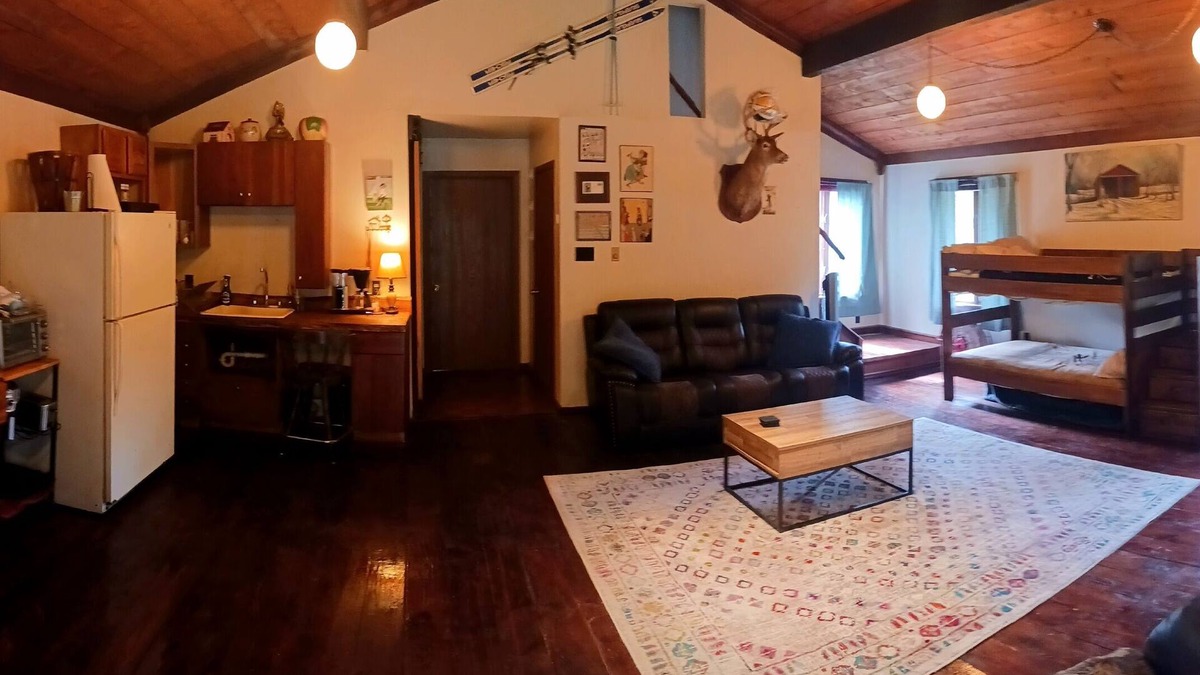 Queen House | Rustic Blue Knob Adventure Cabin Hike, Bike & Ski, ATV, Hunting, Fishing