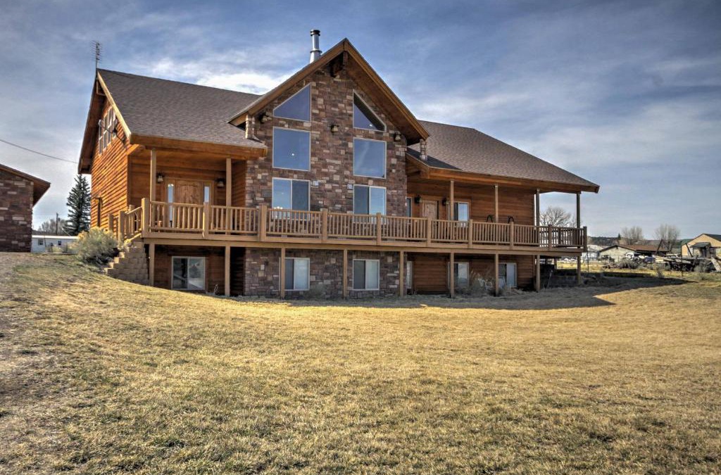 Hatch House | Rustic Bryce Canyon Home with Deck on Sevier River!