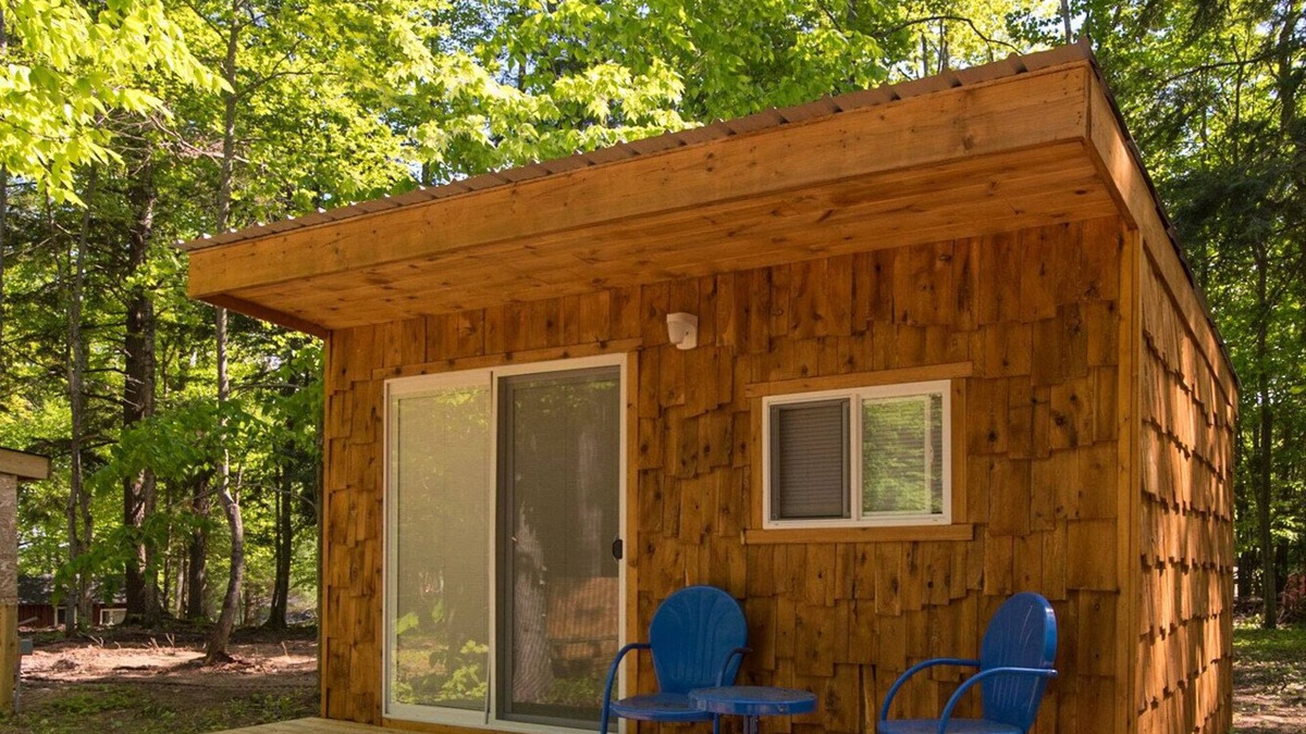 Au Train Apartment | Rustic Bungalow located within a campground