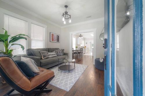 Tampa House | Rustic Bungalow Near Downtown/Foodie Hotspots