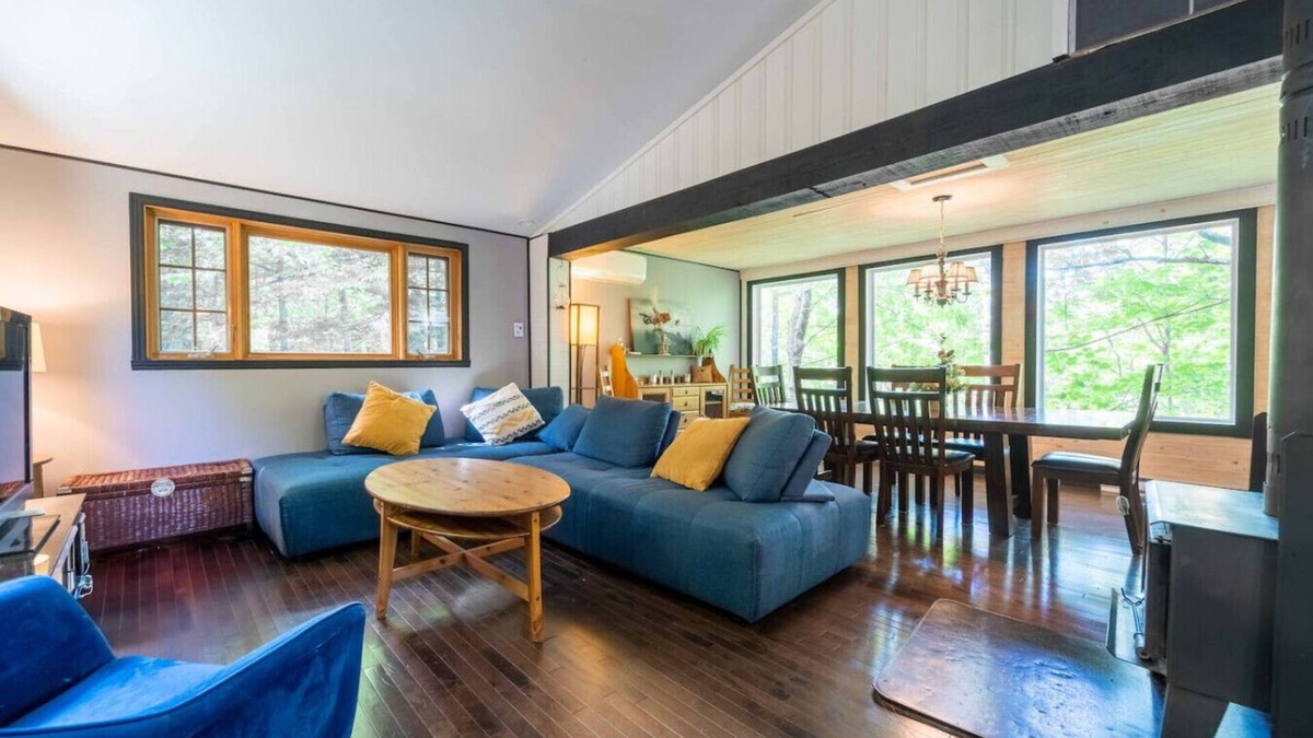St-Adolphe-d'Howard House | Rustic Chic Chalet Spa, Firepit, Near Lake Access