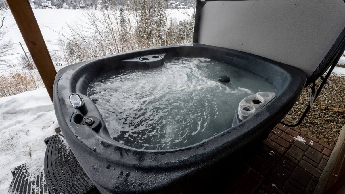 Sainte-Agathe-des-Monts Ski Chalet | Rustic-Style for 2