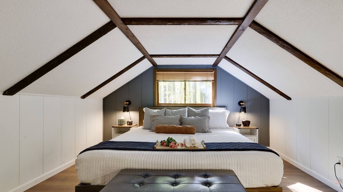 Hamlin Ski Chalet | Rustic Cabin at Poconos +Ski, 2 king beds, Pit