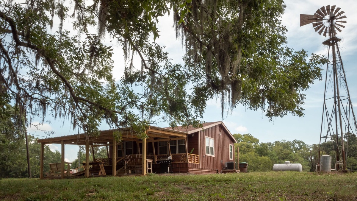 Texas Gulf Coast Region House | Rustic Cabin in the Woods