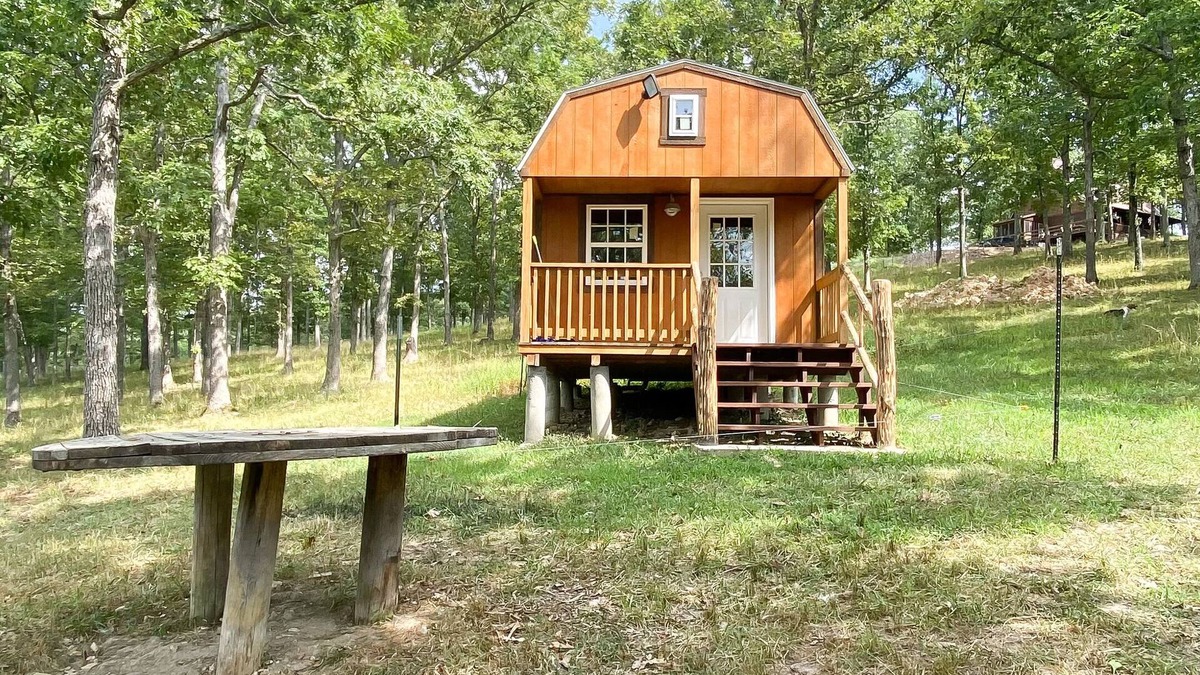 Dixon Apartment | Rustic cabin in the woods