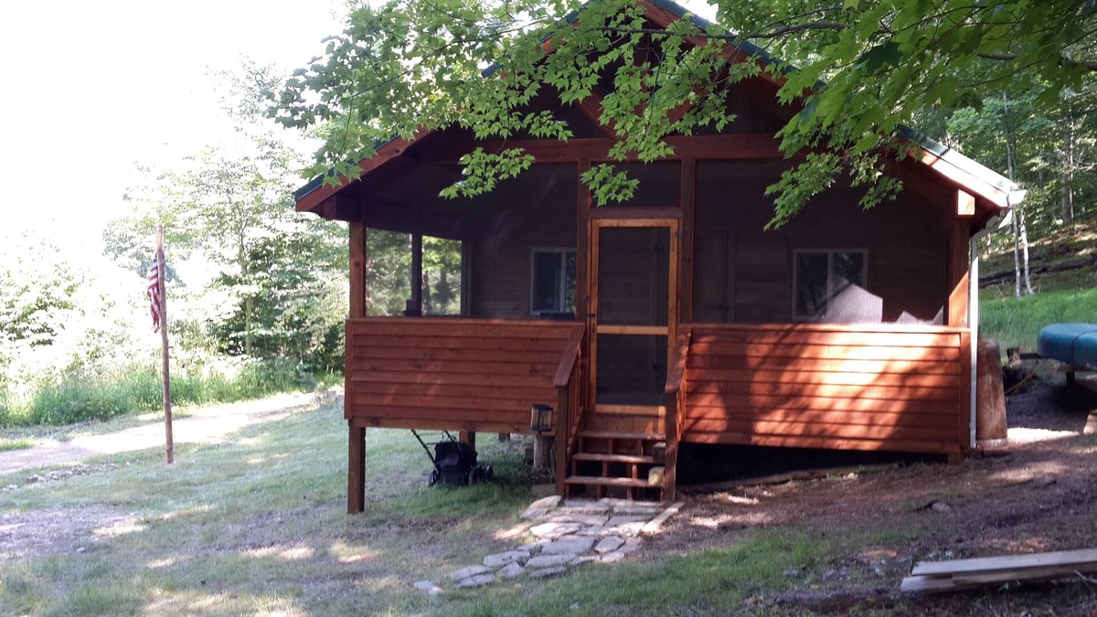 Paw Paw Cabin | Rustic Cabin on Cacapon River for Private Getaway