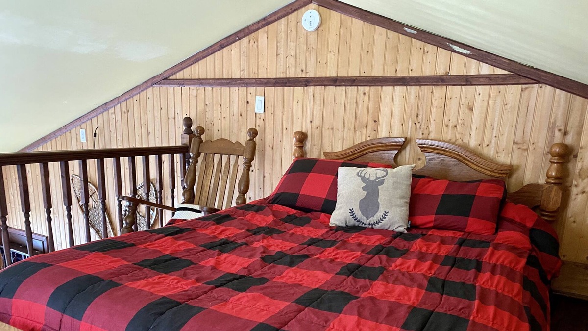 Saint-Colomban Apartment | Rustic cabin style mini-loft in the forest #301622