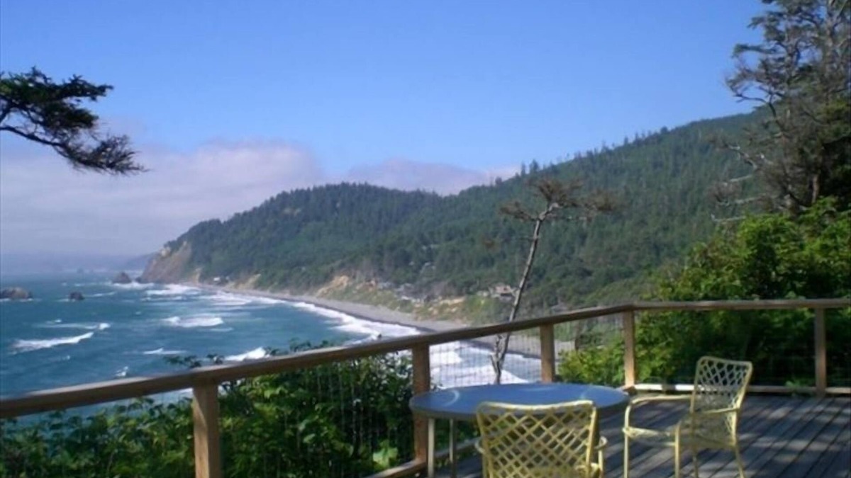 Arch Cape Cabin | Rustic Cabin with Spectacular Ocean View