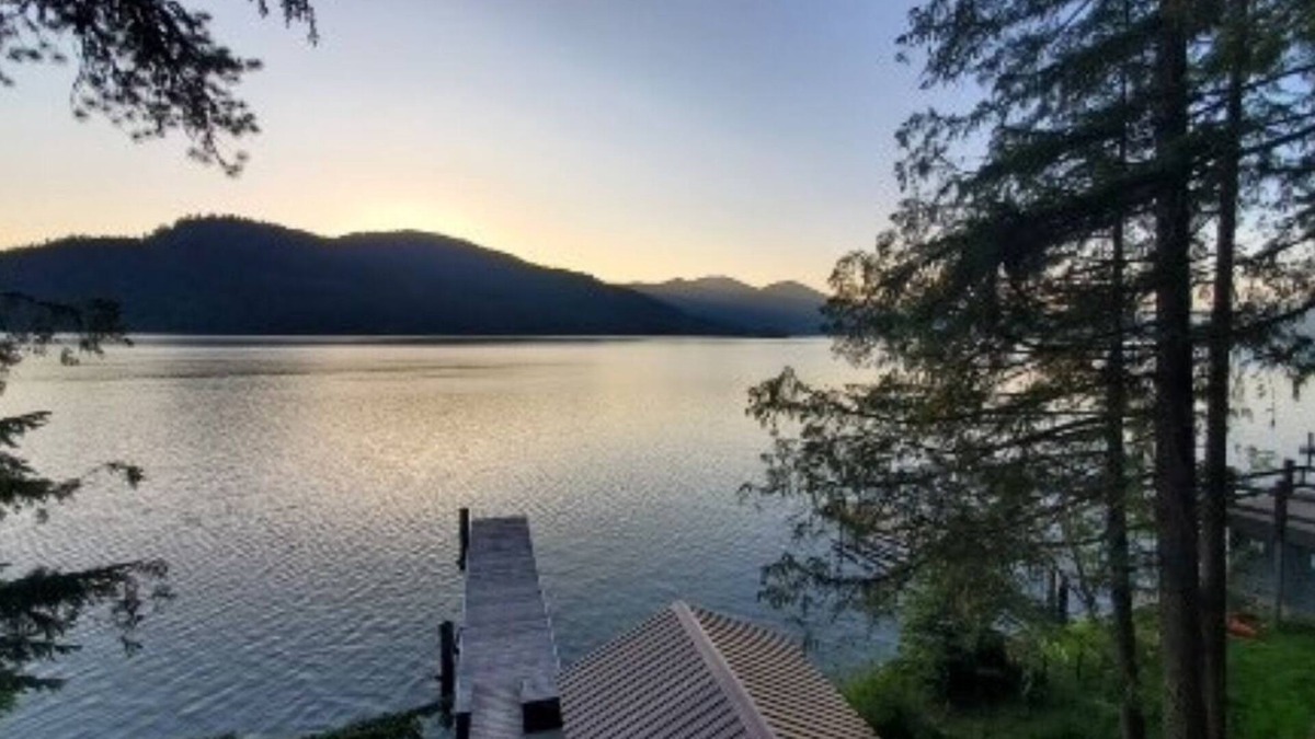 Coolin Cabin | Rustic cabin with stunning sunset views of Priest Lake