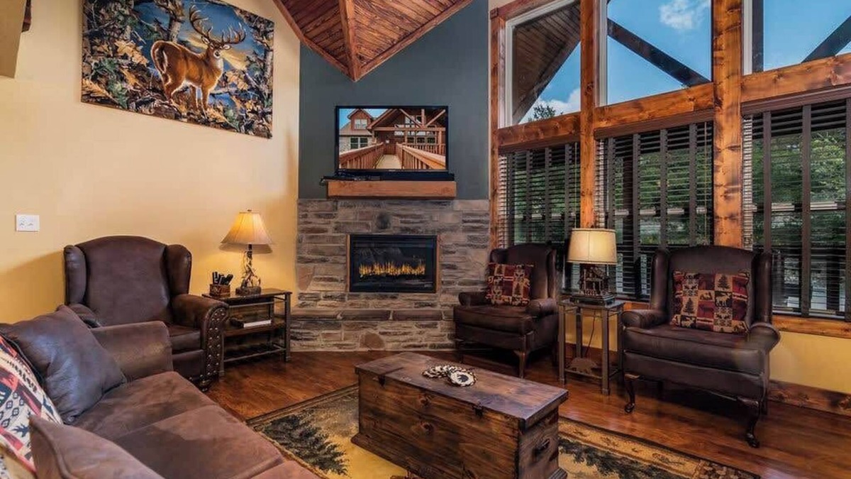 Reeds Spring Cabin | RUSTIC CABIN with 7 Master Suites! By Pool!