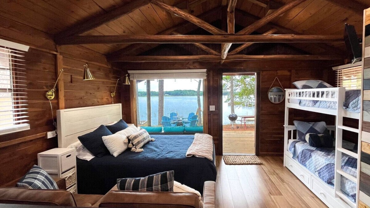 Hemphill Cabin | Rustic Cedar Waterfront Cabin 8 on Toledo Bend