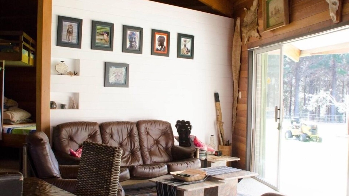 Waioneke Ski Chalet | Rustic charming open plan farm chalet