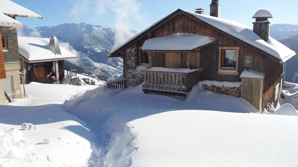 Bisanne 1500 Cottage | Rustic chalet on the slopes, exceptional view of Mont Blanc