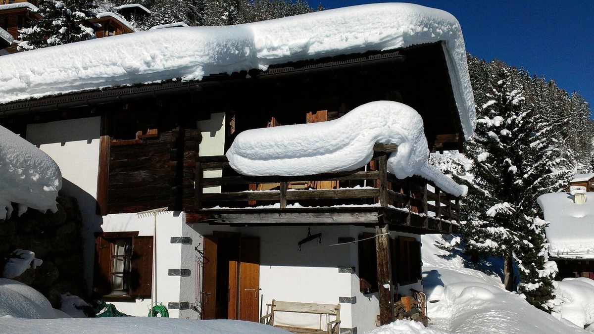 Grimentz Ski Chalet | Rustic chalet with tasteful furnishings. Fantastic view. 500m to the gondola.