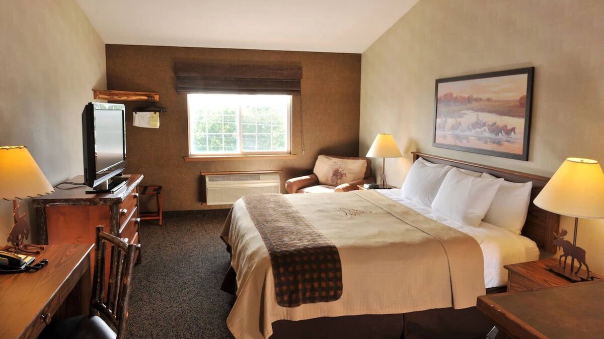 St. Joseph Hotel | Rustic Charm Meets Modern Comfort near Pony Express Museum