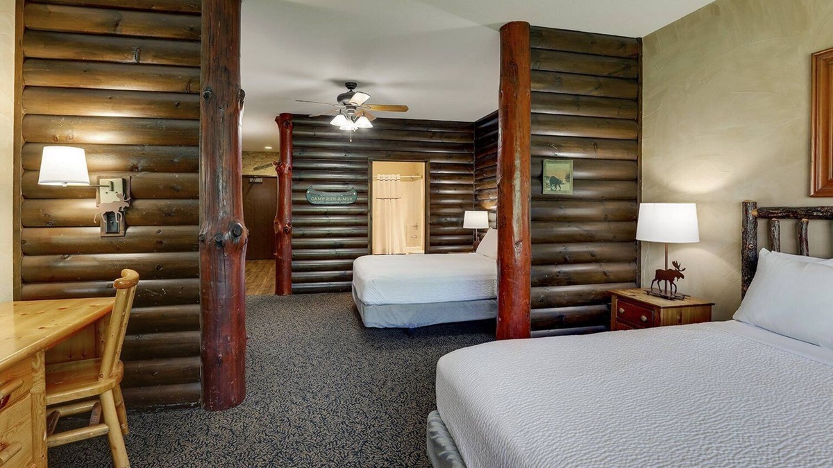 Columbia Hotel | Rustic-Chic Comfort in Columbia with On-site Pool & Outdoor Patio