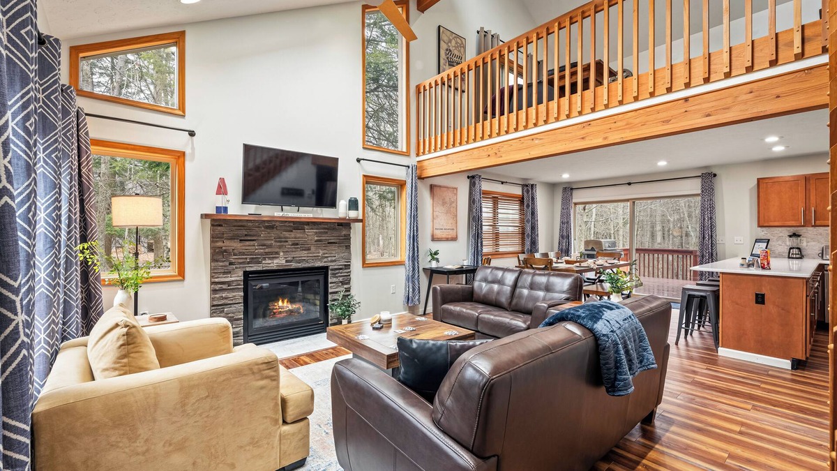 Gouldsboro House | Rustic-Chic Escape w/Hot Tub, Fireplace & Nature Views | Pine Woods Loft