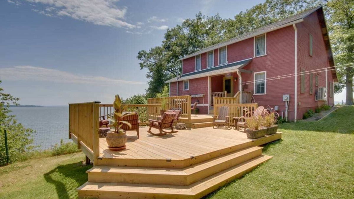 Malletts Bay Cabin | Rustic Cliff-top Cabin at the Tip of Lake Champlain's Barney Point