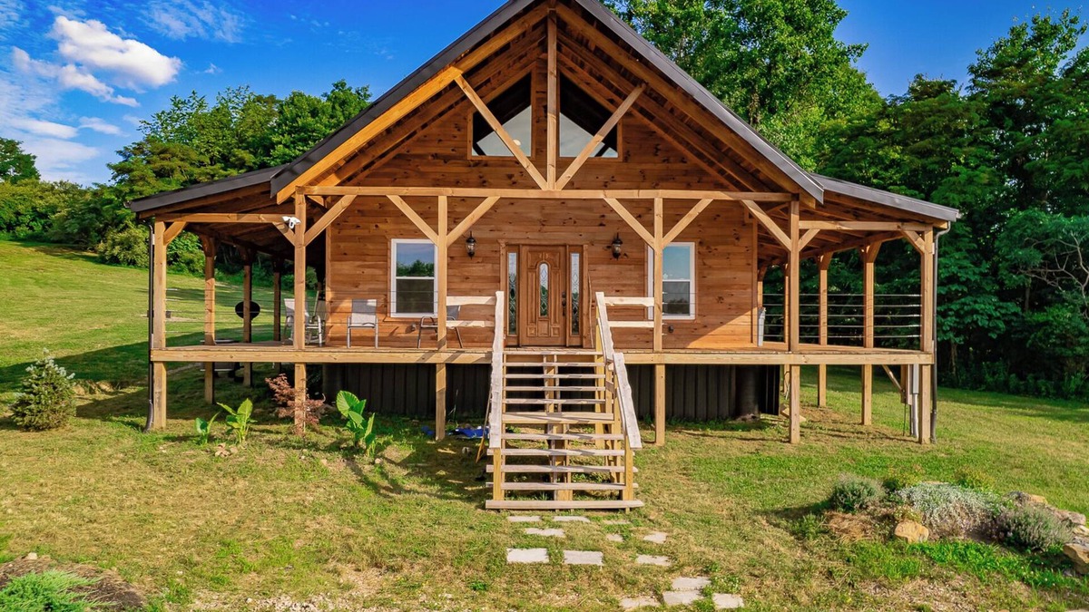Hamden Cabin | Rustic Comfort at Puritan Ridge, 3 bed 2 bath cabin on 180 stunning acres!