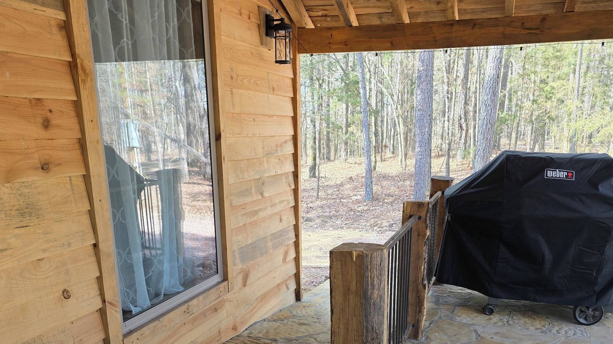 Amity Cabin | Rustic Comfort Cabins-Anglers Basin with Hot Tub