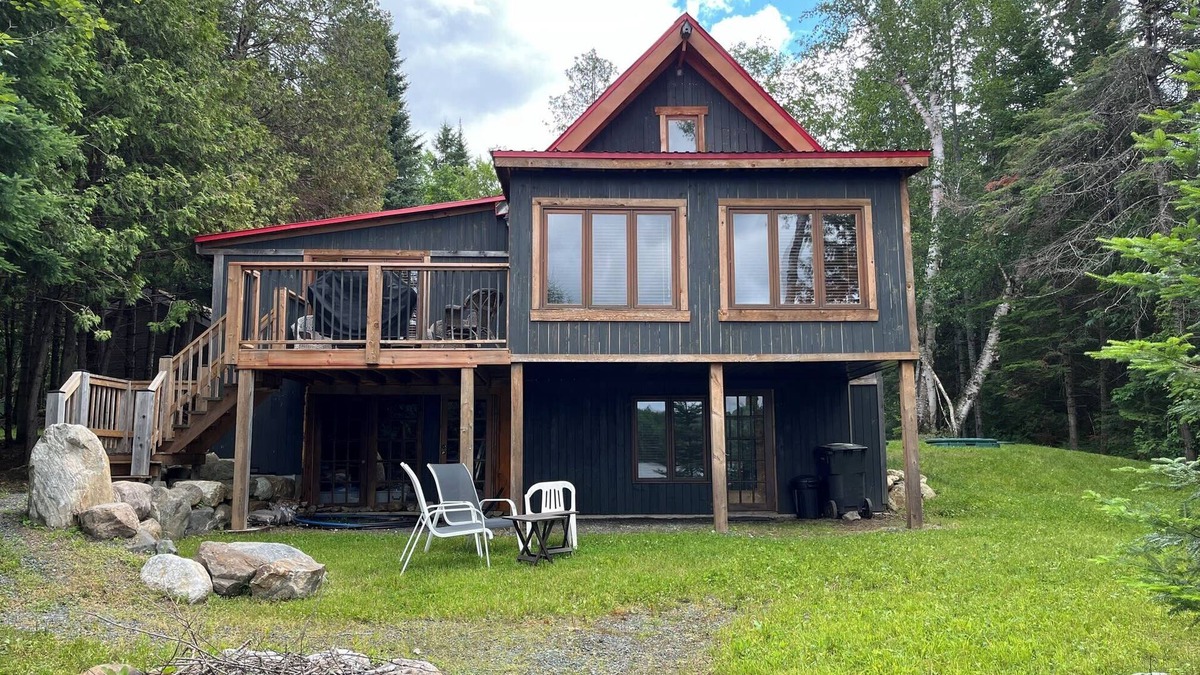 Nominingue House | Rustic Cottage by the Lake, Kayak
