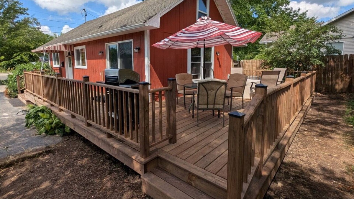 Twin Lakes House | Rustic Cottage Downtown Twin Lakes