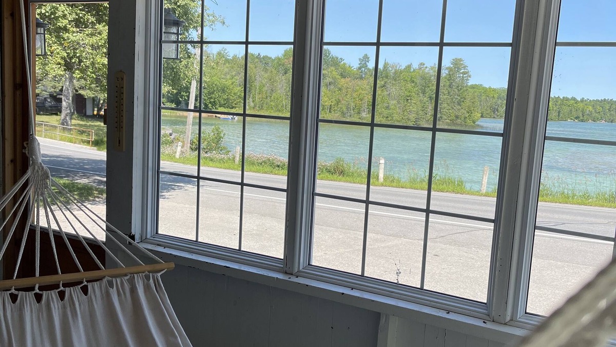 Trent Lakes Cottage | Rustic Cottage on Sandy Lake Creek
