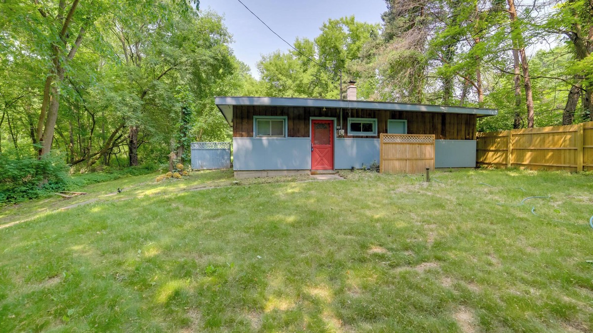 Palo Cottage | Rustic Cottage with Fire Pit & Private Yard!