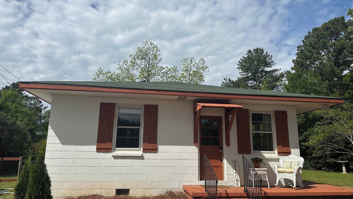 Columbia Cottage | Rustic Country Cottage Near Lake Murray -Just 1 hour from The Masters!
