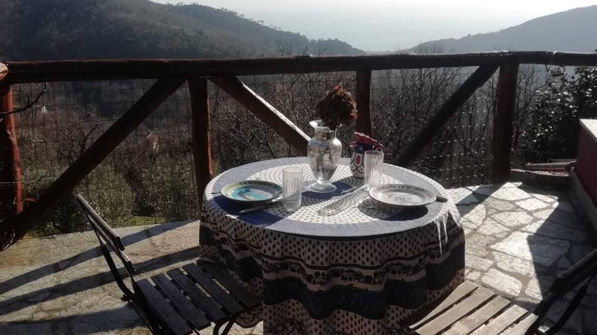 Varazze Cottage | Rustic country house in the middle of nature with a view of the sea