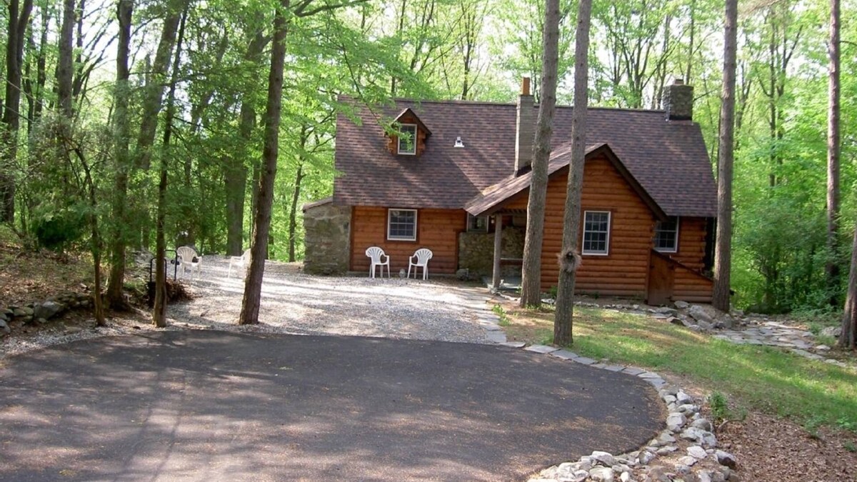 Frankford Cabin | Rustic country log cabin at Culver Lake.