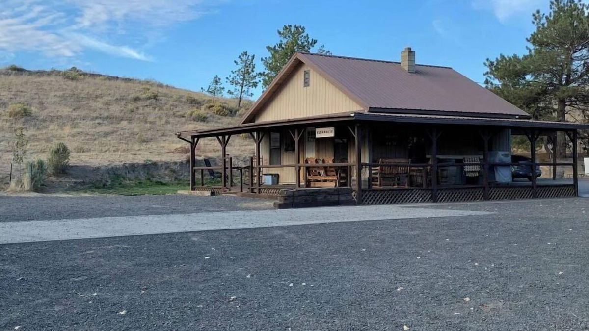 Joso House | Rustic Cowboy Bunkhouse 🤠