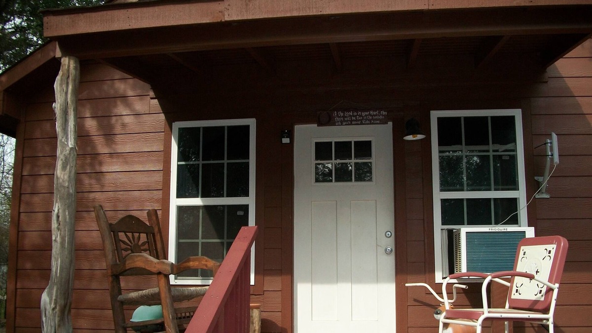 Granbury Cabin | Rustic Cowboy Cabin