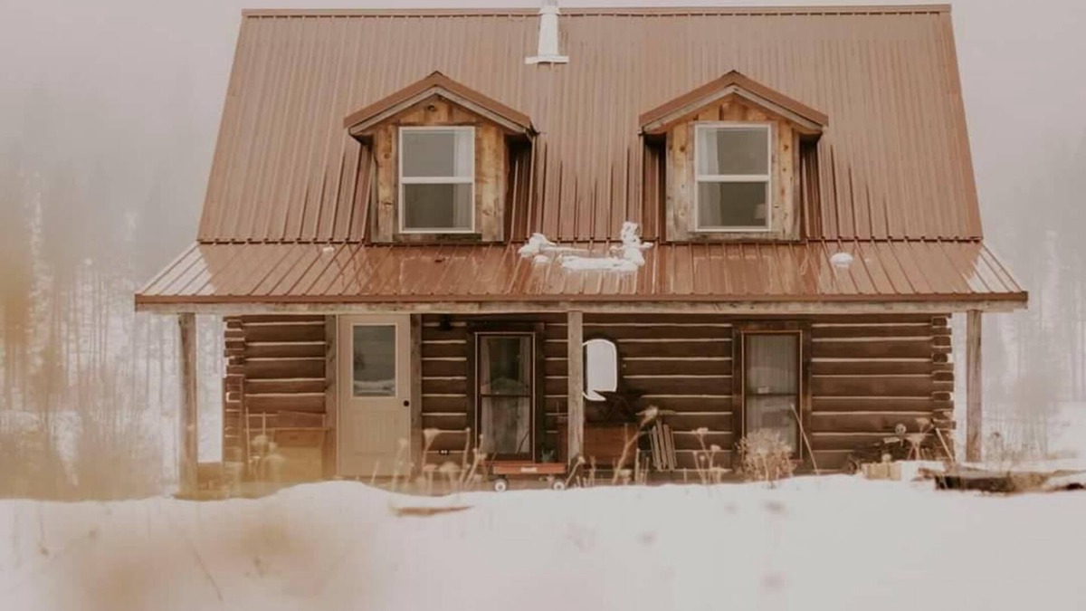 Tonasket House | Rustic Cozy Cabin In The Okanogan Highlands