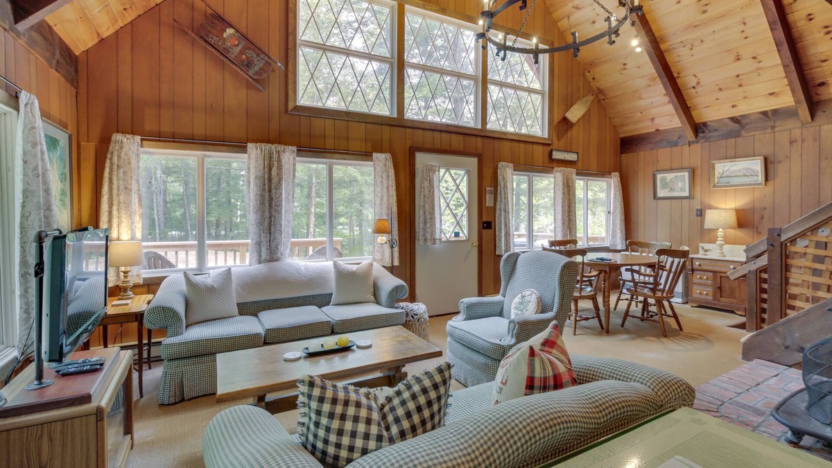 West Bridgton Cabin | Rustic, Cozy Cabin w/ Easy Ski and Beach Access!
