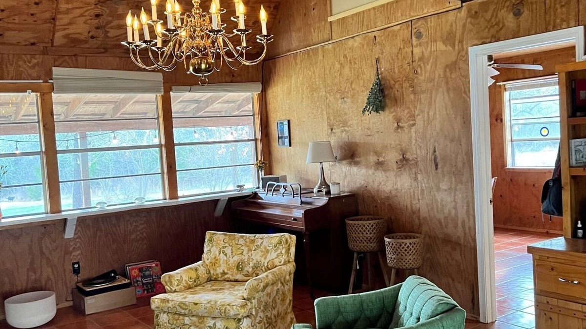 Noble Cottage | Rustic & Cozy Home with Workspace on 9 acres of Forest