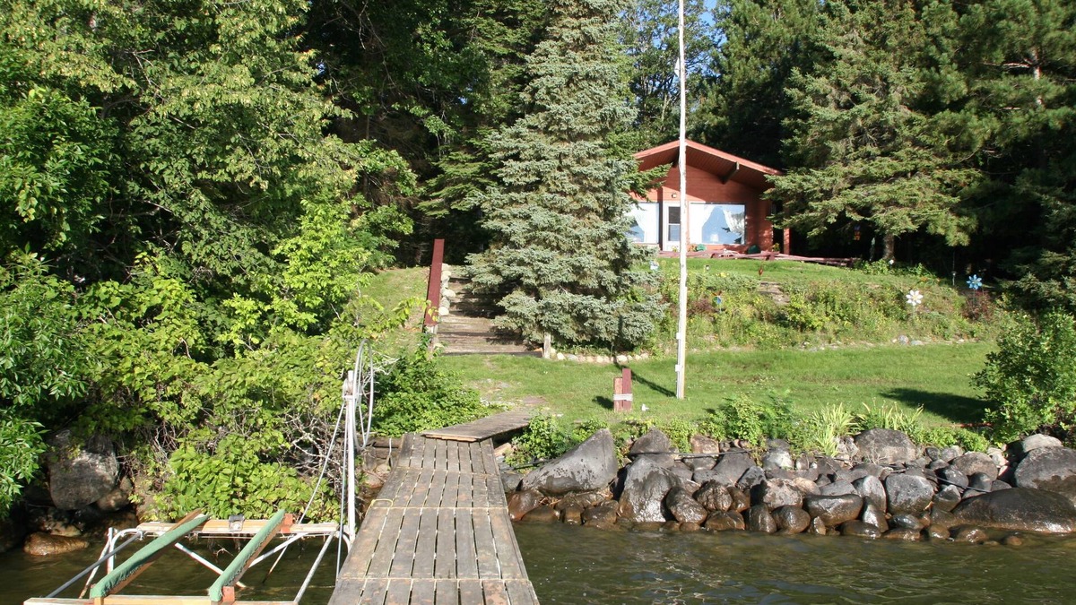 Cass Lake Cabin | Rustic, Cozy, Lakefront Cabin On Leech Lake- Perfect For Families & Fisherfolk