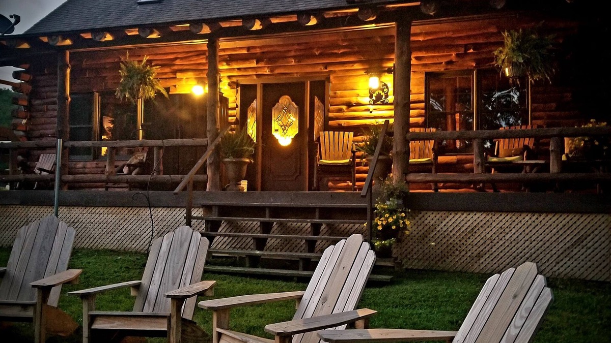 Mansfield Cabin | Rustic & Cozy Log Cabin in beautiful countryside with exceptional amenities!
