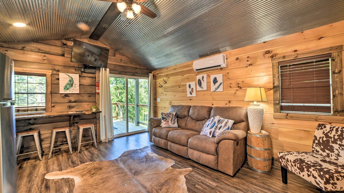 Almo Cabin | Rustic Dog-Friendly Cabin w/Deck & Fire Pit!