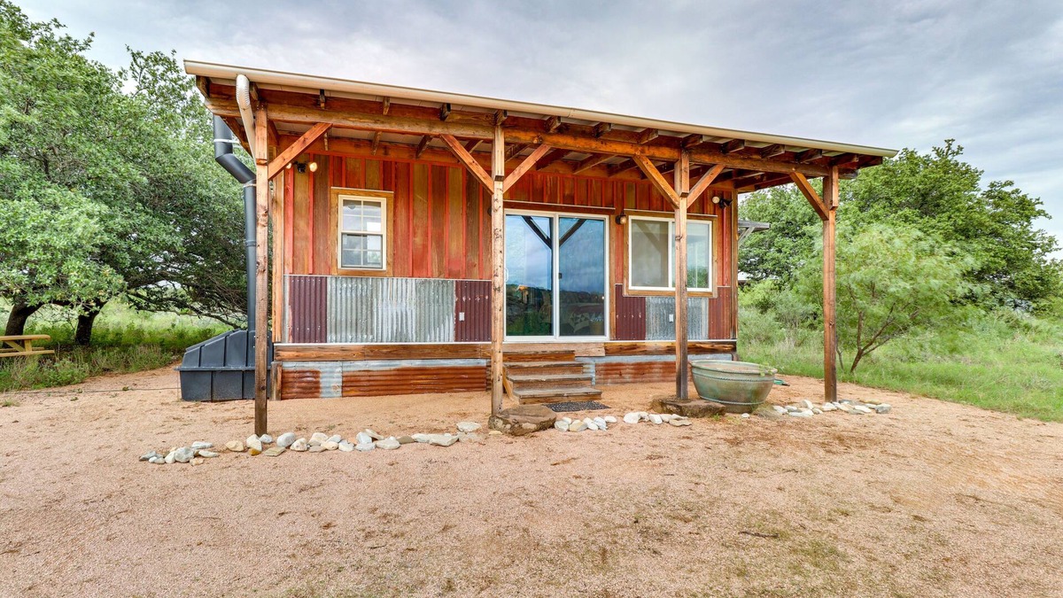 Mason Apartment | Rustic Eco-Cabin Llano River Getaway on 68 Acres!