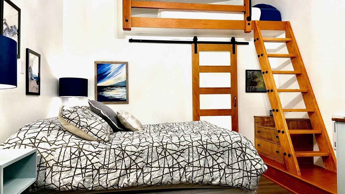 Shawnigan Lake Apartment | Rustic elegance and modern comfort, Suite A is private and pet friendly!