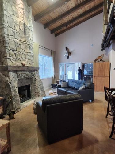 New Bothwell Ski Chalet | Rustic Elegance in St Malo