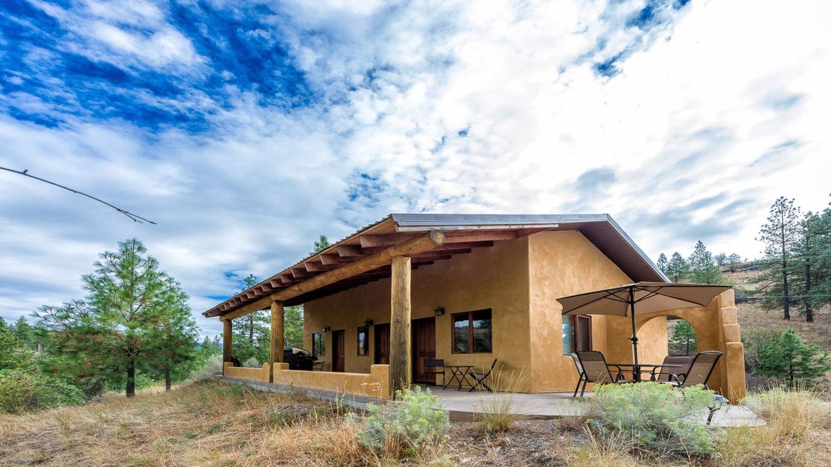 Okanagan-Similkameen House | Rustic elegance in Wine Country