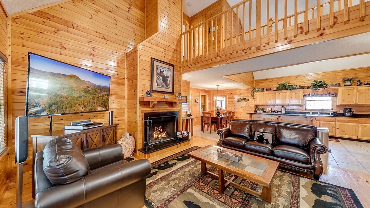 Helen House | Rustic Elegance –Luxury Cabin in Gated Innsbruck Resort with Hot Tub & Fire Pit