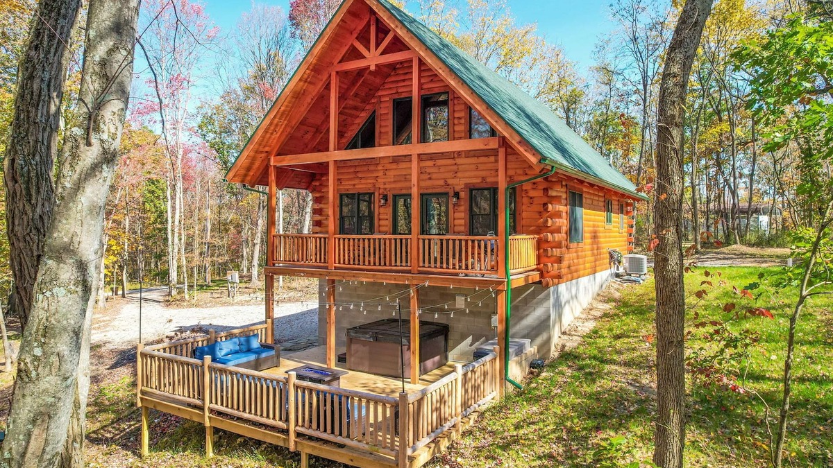 Logan Cabin | Rustic Elegance with Hot Tub, Game Room, and pets welcome!