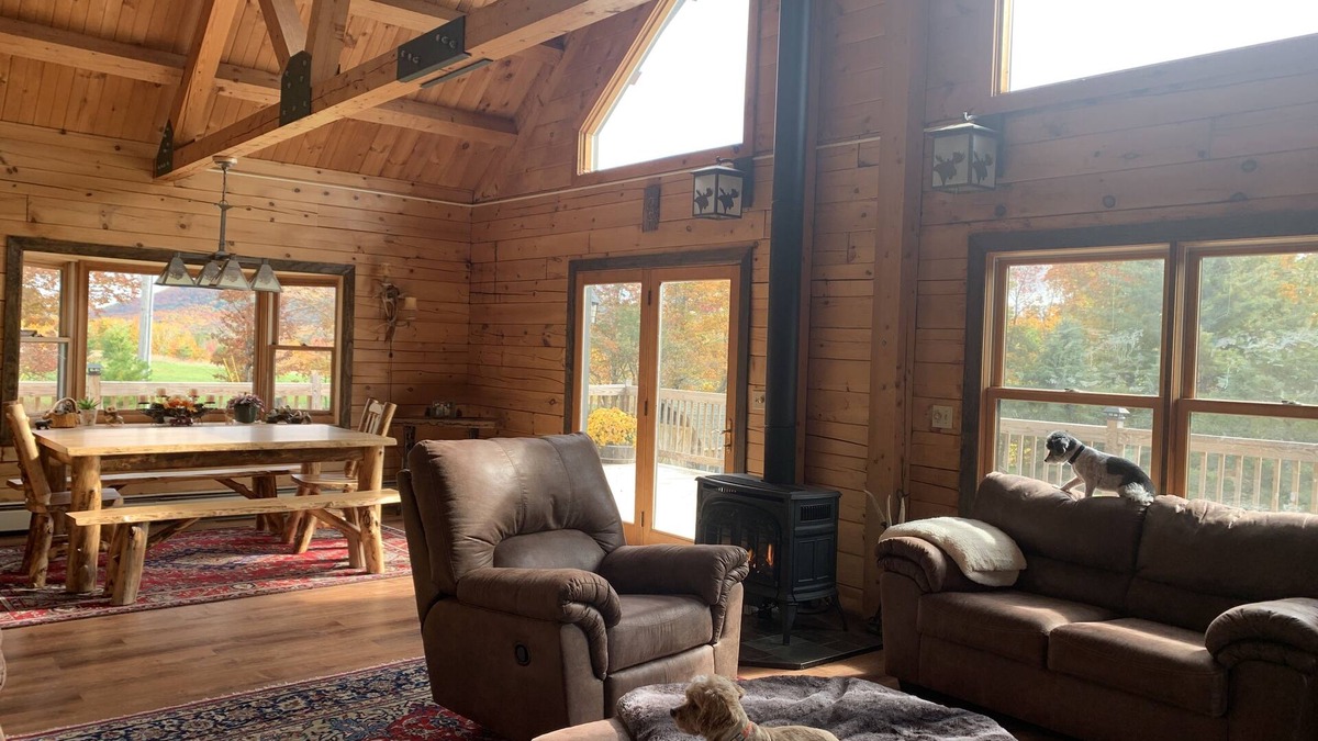 Jewett Cabin | Rustic Family Log Cabin 4 miles to Windham & Hunter Mountains